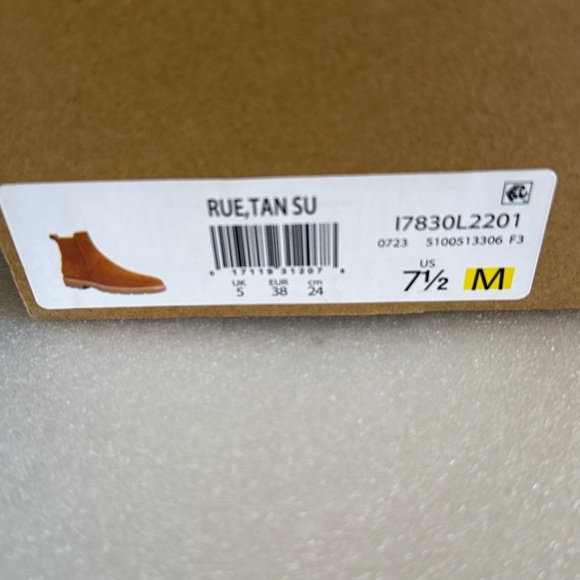 Vince rue tan Chelsea lug sole suede WATER REPELLENT boot size 7.5 / 38 NIB - Picture 14 of 16